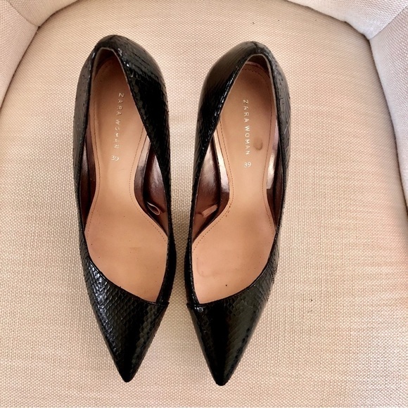 Zara Woman. Snake Embossed Stiletto Heels. Black. Size 39 (US size 8) - Picture 4 of 12